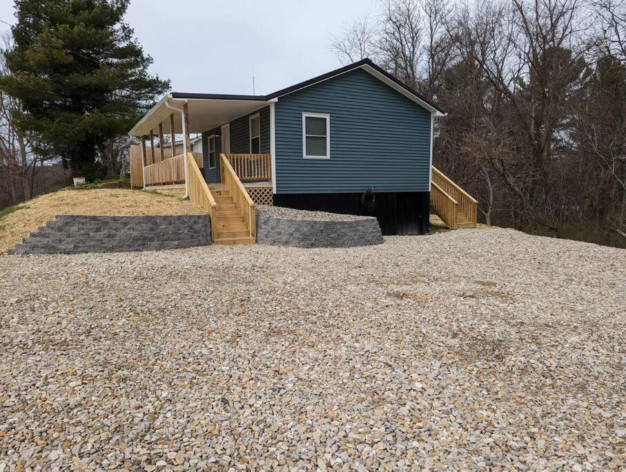 Summerlee Suite - Beautiful Remodeled Farmhouse أوك هيل المظهر الخارجي الصورة