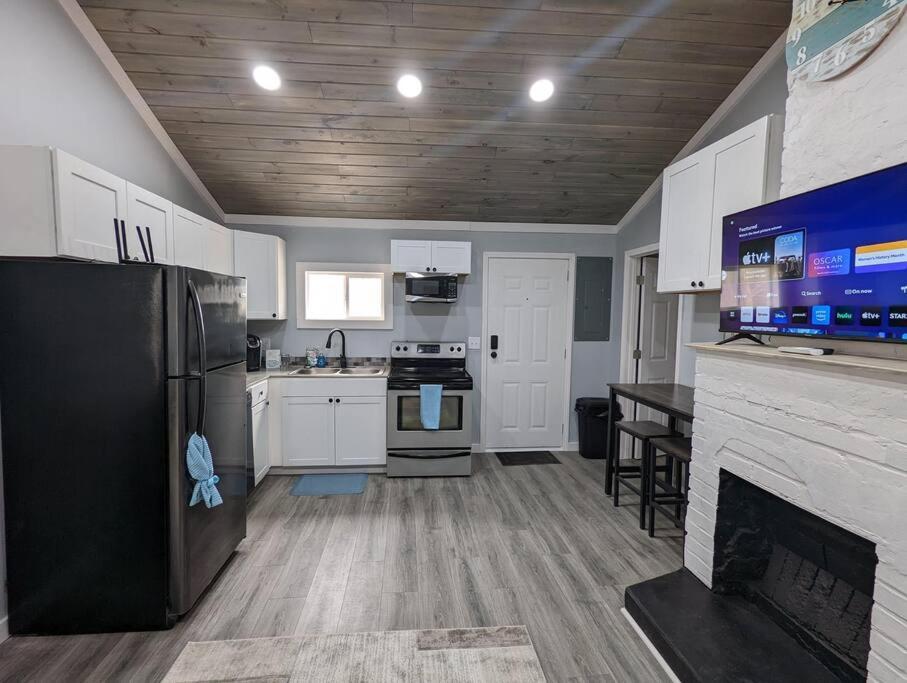 Summerlee Suite - Beautiful Remodeled Farmhouse أوك هيل المظهر الخارجي الصورة