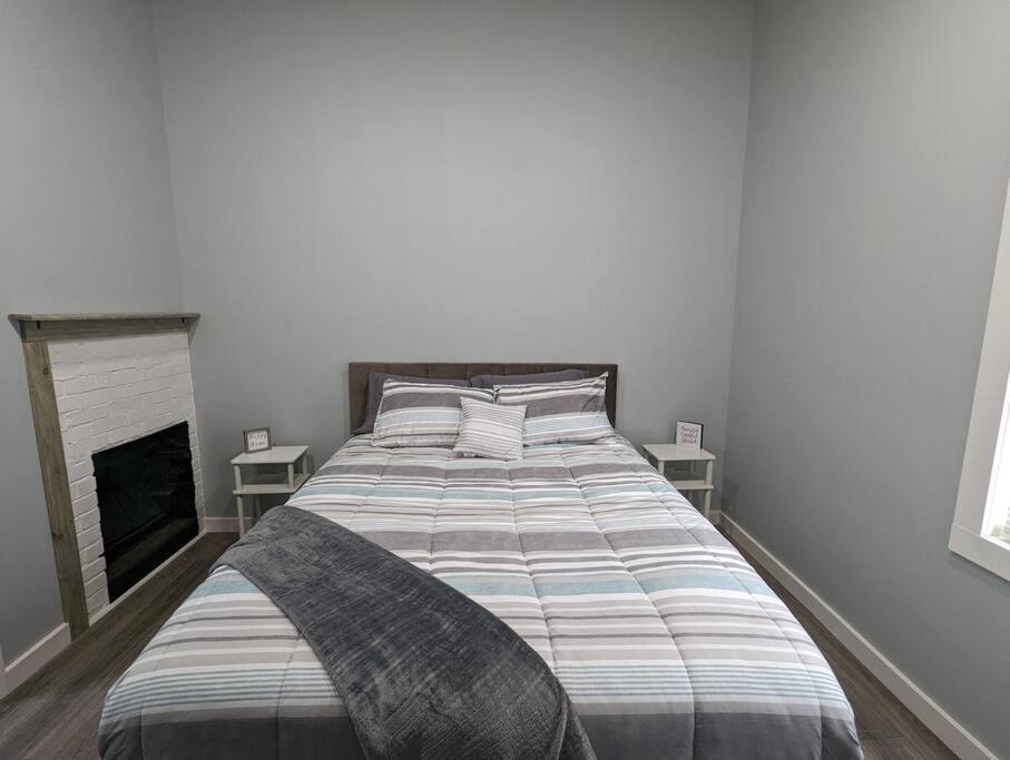 Summerlee Suite - Beautiful Remodeled Farmhouse أوك هيل المظهر الخارجي الصورة