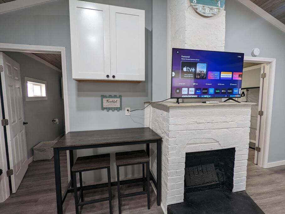 Summerlee Suite - Beautiful Remodeled Farmhouse أوك هيل المظهر الخارجي الصورة